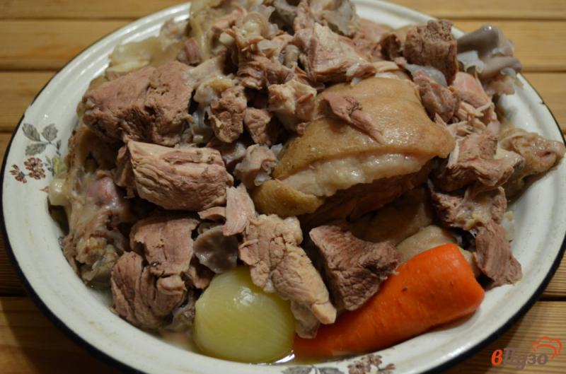 Фото приготовление рецепта: Холодец из свинины и говядины шаг №6