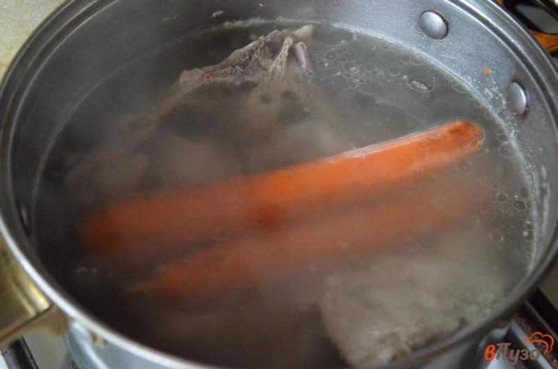 Фото приготовление рецепта: Вегетарианский хот-дог с морковкой шаг №2