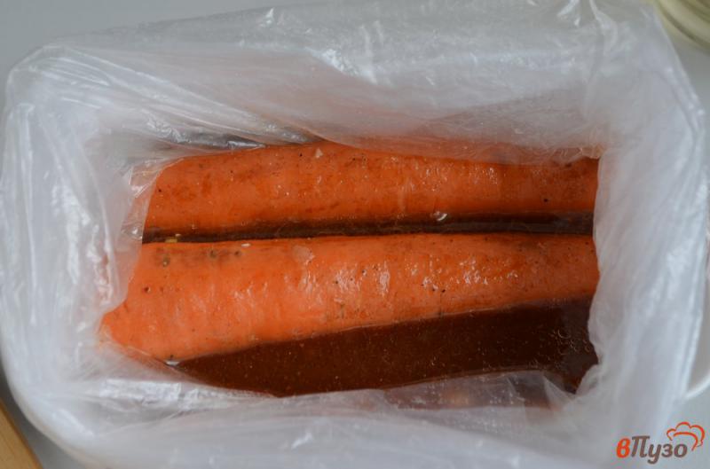 Фото приготовление рецепта: Вегетарианский хот-дог с морковкой шаг №4