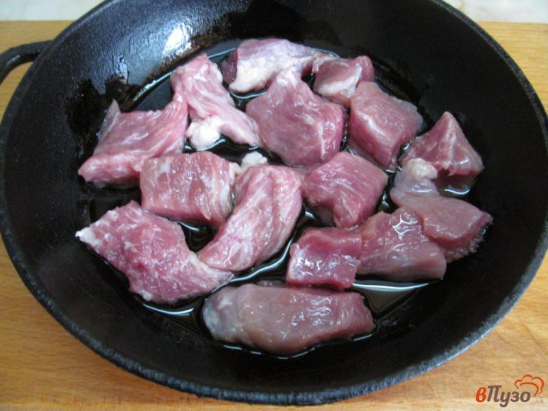 Фото приготовление рецепта: Мясо свинины с овощами шаг №1