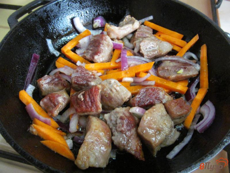 Фото приготовление рецепта: Мясо свинины с овощами шаг №5
