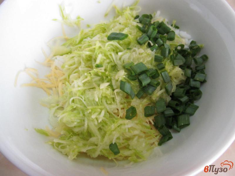 Фото приготовление рецепта: Рис с кабачком и клюквой шаг №2