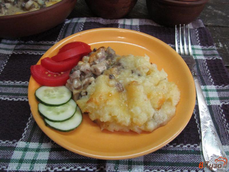 Фото приготовление рецепта: Картофельная запеканка с грибным соусом шаг №13