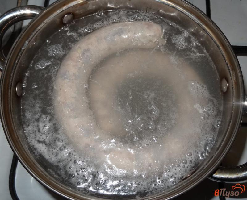 Фото приготовление рецепта: Домашние курино-говяжьи колбаски шаг №9