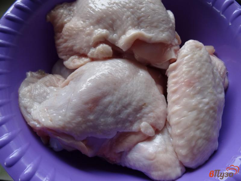 Фото приготовление рецепта: Курица маринованная в простокваше с базиликом шаг №2
