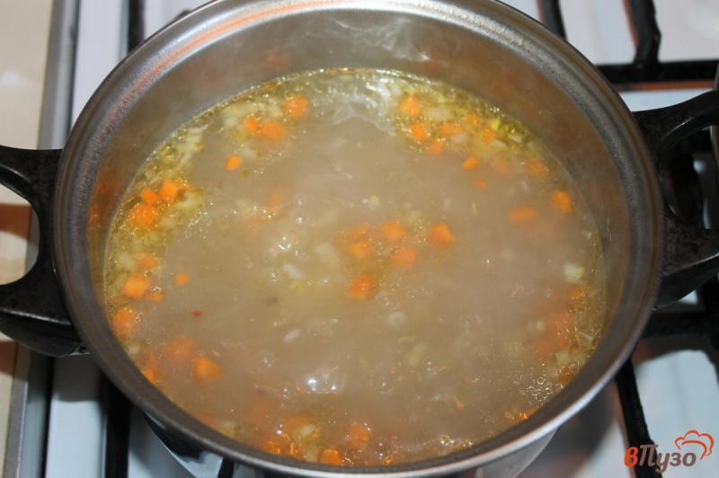 Фото приготовление рецепта: Суп с копченым мясом и вермишелью шаг №5