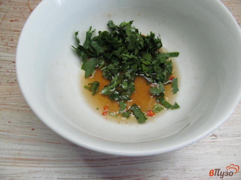 Фото приготовление рецепта: Тайский томатный салат шаг №4