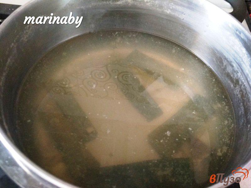 Фото приготовление рецепта: Рыбный суп из консервированной горбуши шаг №1