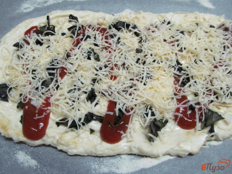 Фото приготовление рецепта: Томатная пицца на картофельном тесте шаг №7