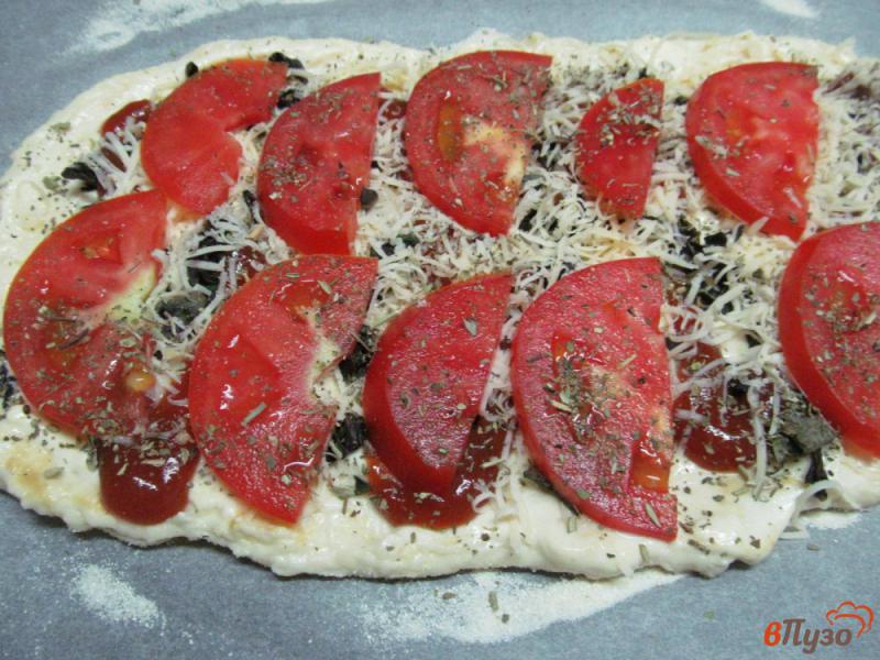 Фото приготовление рецепта: Томатная пицца на картофельном тесте шаг №8