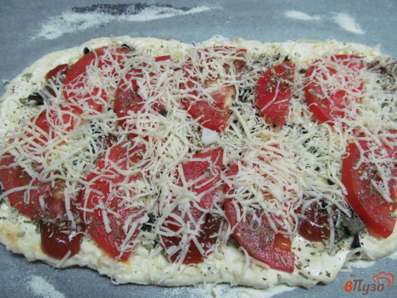 Фото приготовление рецепта: Томатная пицца на картофельном тесте шаг №9