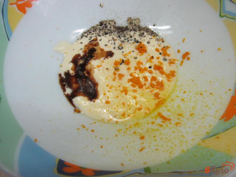 Фото приготовление рецепта: Капустный салат с помидором под соусом из йогурта шаг №1