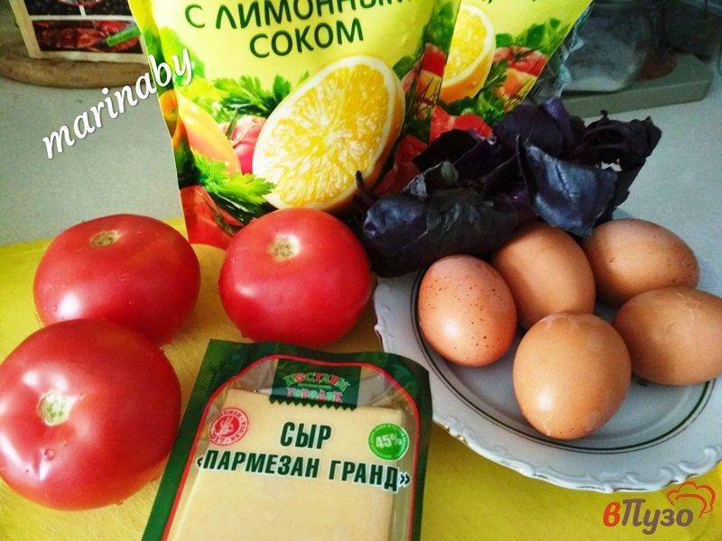 Фото приготовление рецепта: Слоёный салат из помидор, сыра и яиц шаг №1
