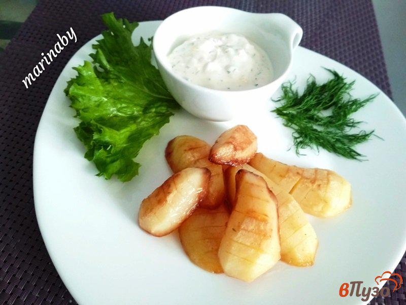 Фото приготовление рецепта: Жаренный картофель под соусом шаг №6