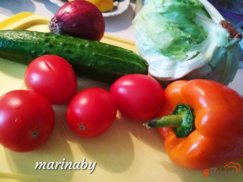 Фото приготовление рецепта: Овощной салат с медовой заправкой шаг №2
