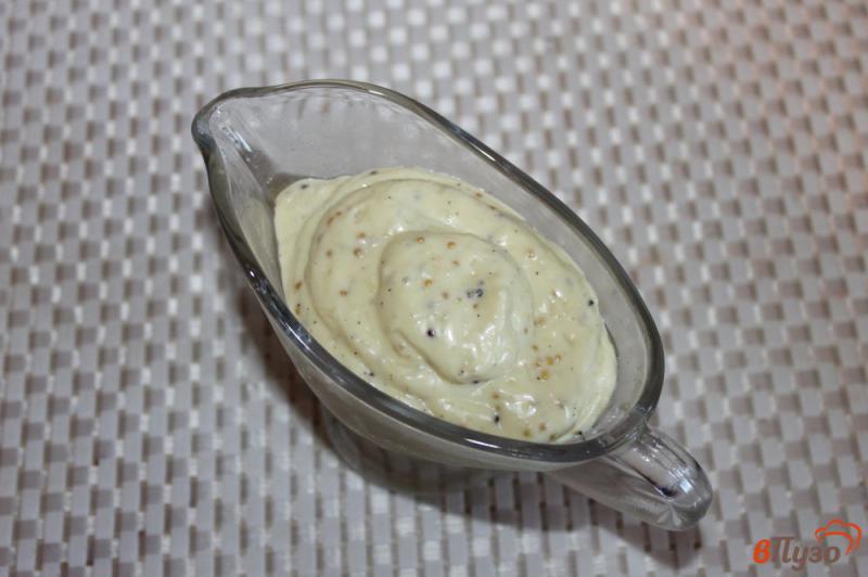 Фото приготовление рецепта: Куриный салат с помидорами черри и сухариками под горчичной заправкой шаг №6