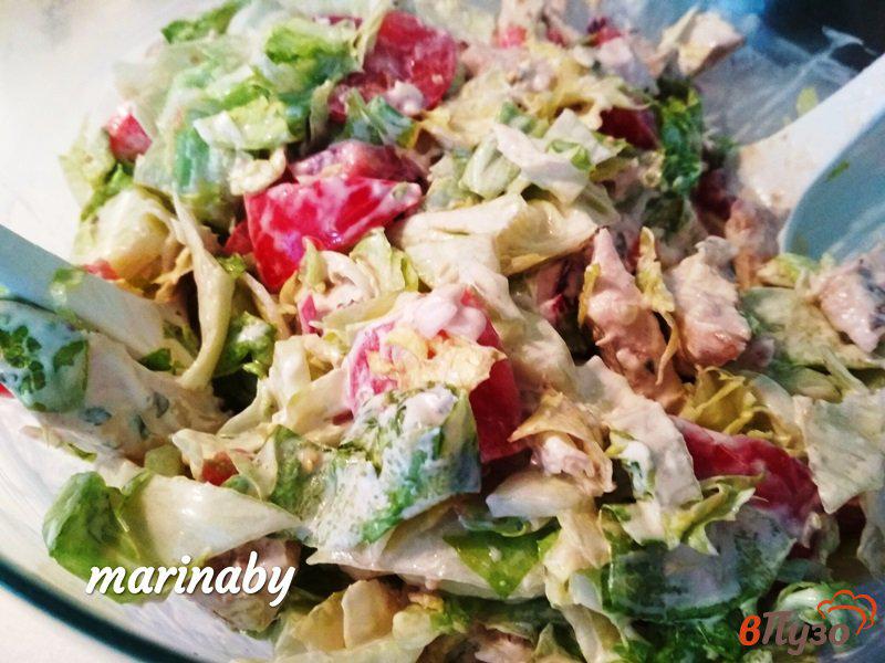 Фото приготовление рецепта: Овощной салат с куриным филе шаг №7