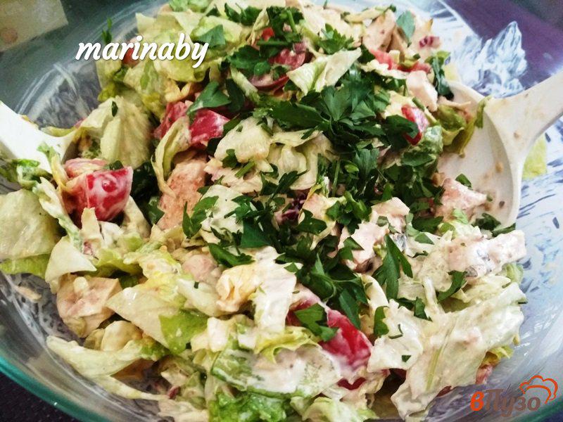 Фото приготовление рецепта: Овощной салат с куриным филе шаг №8