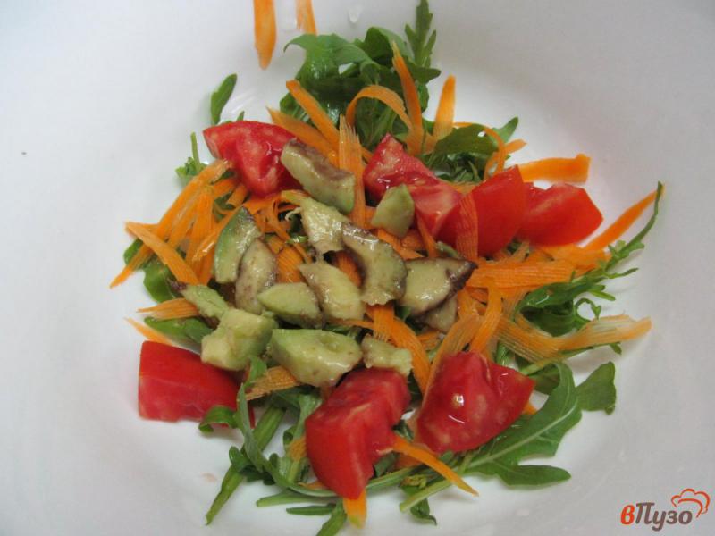 Фото приготовление рецепта: Овощной салат с ягодной заправкой шаг №3