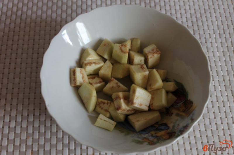Фото приготовление рецепта: Рагу из кабачков, грибов и баклажанов со шпинатом шаг №2