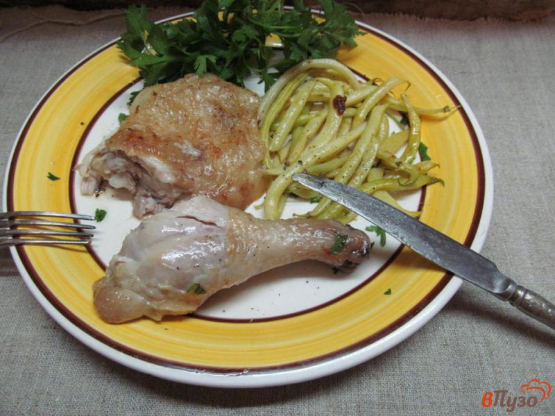 Фото приготовление рецепта: Куриный окорочок с фасолью в мультиварке шаг №6