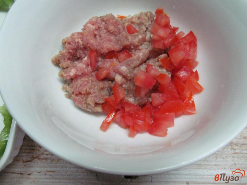 Фото приготовление рецепта: «Ласточкины гнезда» из перца с фаршем и помидором шаг №1