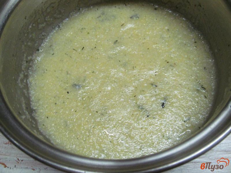 Фото приготовление рецепта: Кукурузная каша с кабачком беконом и грибами шаг №1