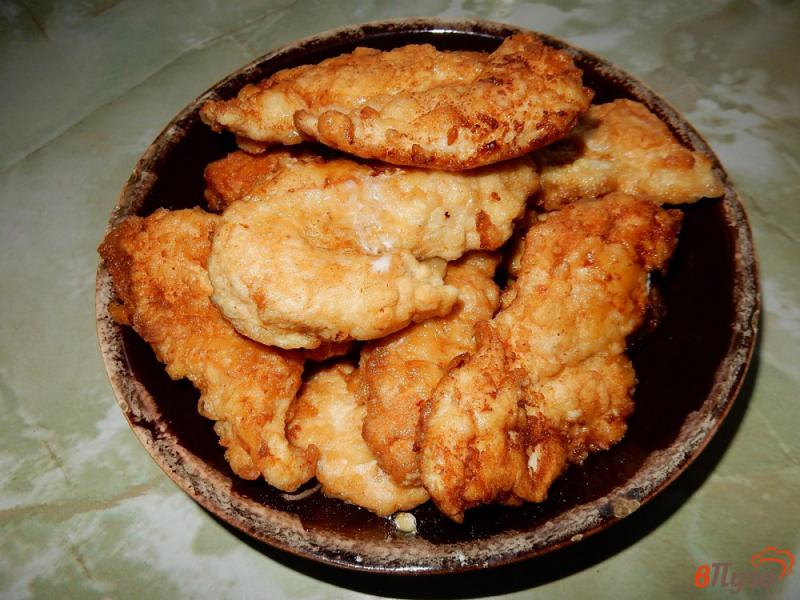 Фото приготовление рецепта: Сочная куриная грудка в хрустящей панировке шаг №9