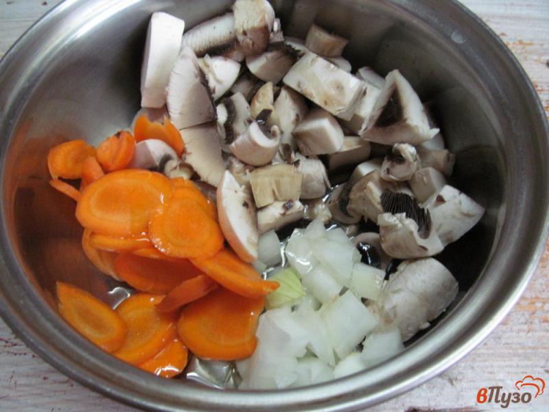 Фото приготовление рецепта: Суп с шампиньоном и пастой пенне шаг №1
