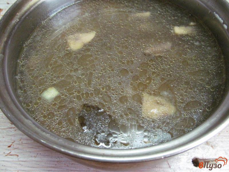 Фото приготовление рецепта: Суп с шампиньоном и пастой пенне шаг №4