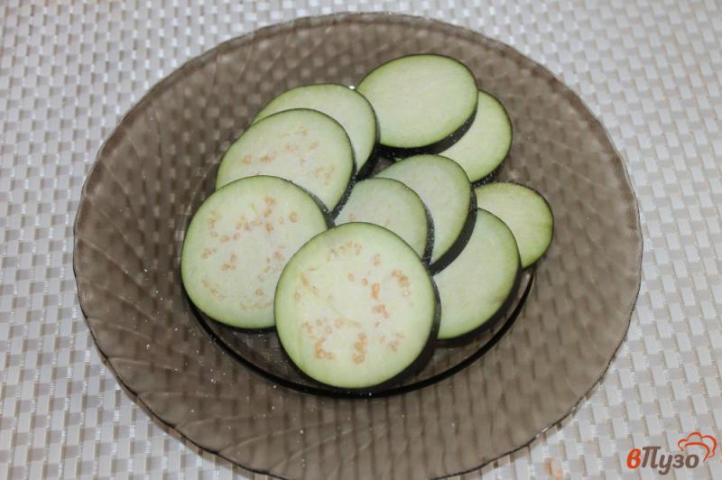 Фото приготовление рецепта: Закуска из баклажан с чесноком и орехами шаг №1