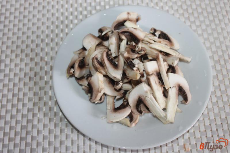 Фото приготовление рецепта: Гуляш с грибами в мультиварке шаг №3
