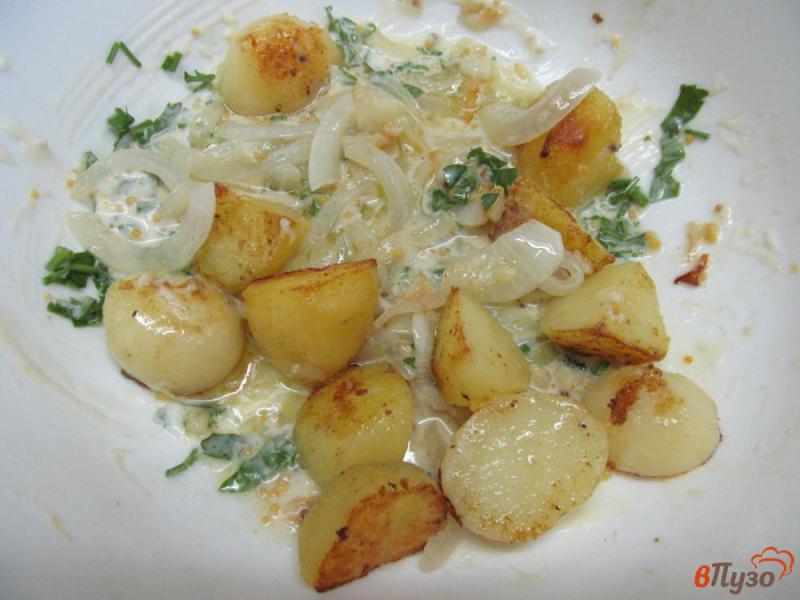 Фото приготовление рецепта: Салат из жареной картошки шаг №4