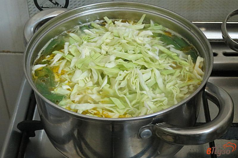 Фото приготовление рецепта: Суп со спаржевой фасолью, горошком и сливками шаг №8