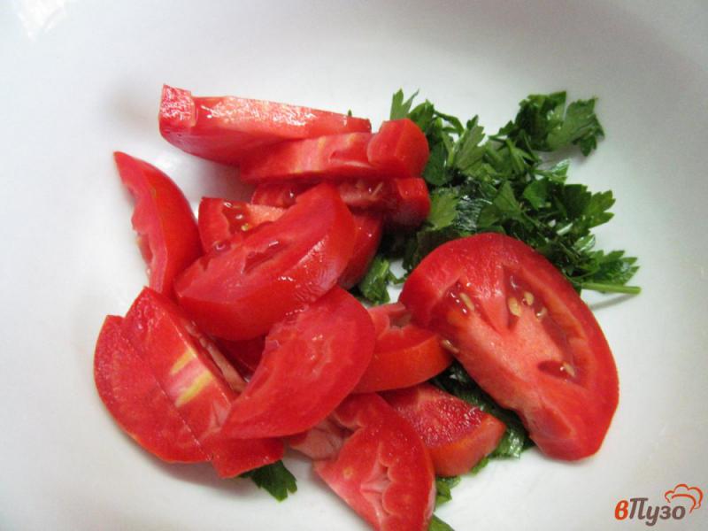 Фото приготовление рецепта: Овощной салат с листьями сельдерея и мяты шаг №2