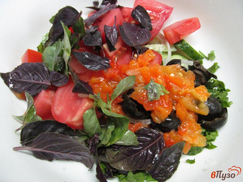 Фото приготовление рецепта: Овощной салат под соусом из печеного перца шаг №7