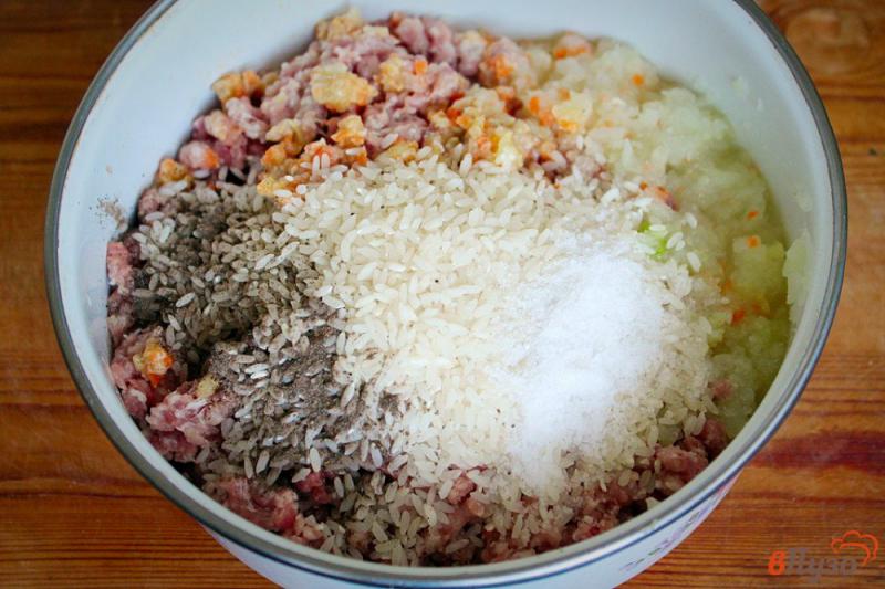 Фото приготовление рецепта: Перец ротонда, фаршированный мясом и рисом шаг №2