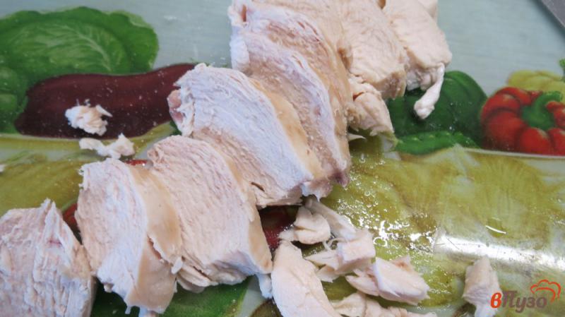 Фото приготовление рецепта: Салат с куриной грудкой шаг №3