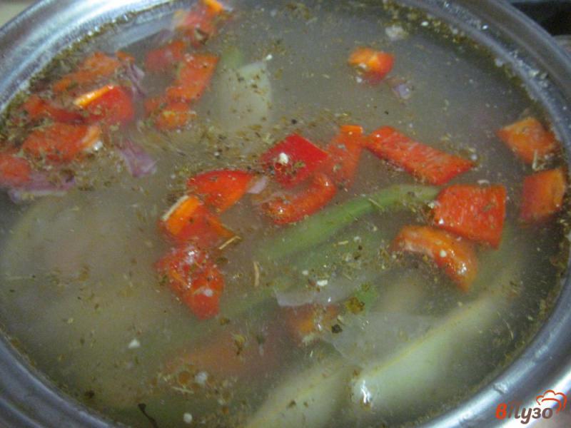 Фото приготовление рецепта: Острый фасолевый суп на беконе шаг №7