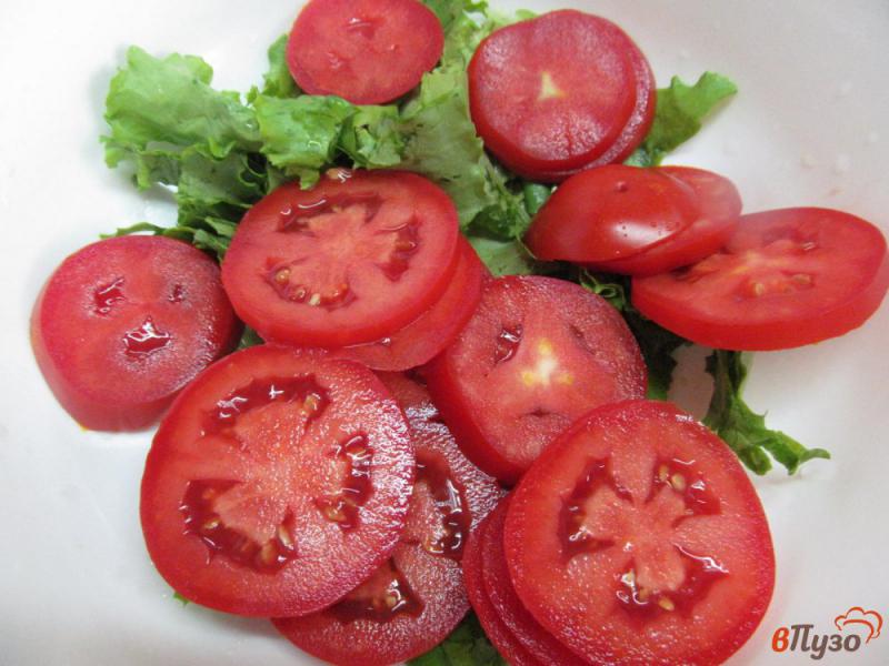 Фото приготовление рецепта: Салат из помидора и кабачка под соусом из базилика и сметаны шаг №5