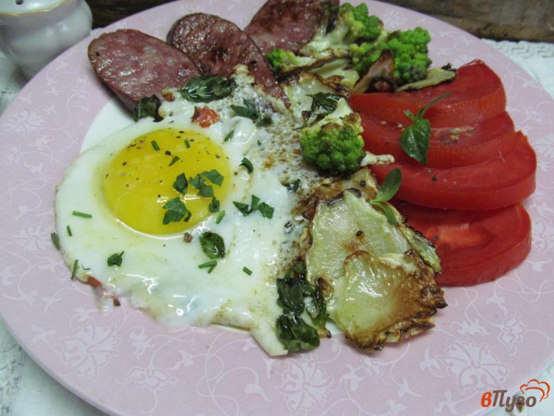 Фото приготовление рецепта: Яйцо с капустой романеско на завтрак шаг №6