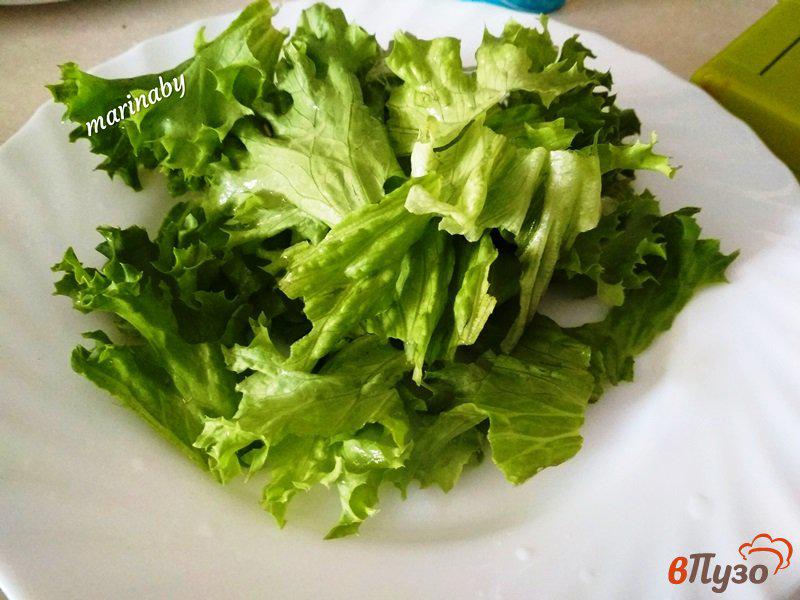 Фото приготовление рецепта: Овощной салат с креветками А ля Цезарь шаг №5