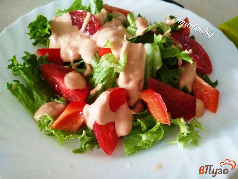 Фото приготовление рецепта: Овощной салат с креветками А ля Цезарь шаг №7