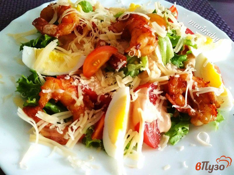 Фото приготовление рецепта: Овощной салат с креветками А ля Цезарь шаг №9