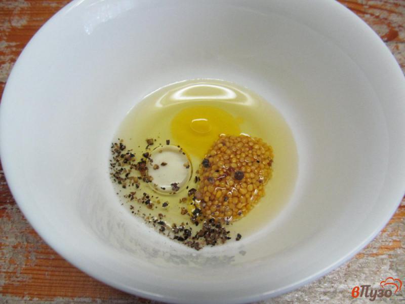 Фото приготовление рецепта: Зеленый салат с грудинкой и яйцом шаг №5
