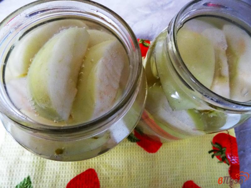 Фото приготовление рецепта: Ароматный яблочный компот со специями шаг №4