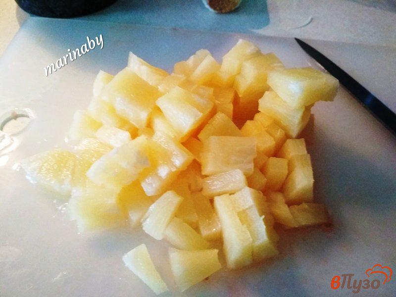 Фото приготовление рецепта: Свинина в кисло-сладком соусе из ананаса и овощей шаг №7