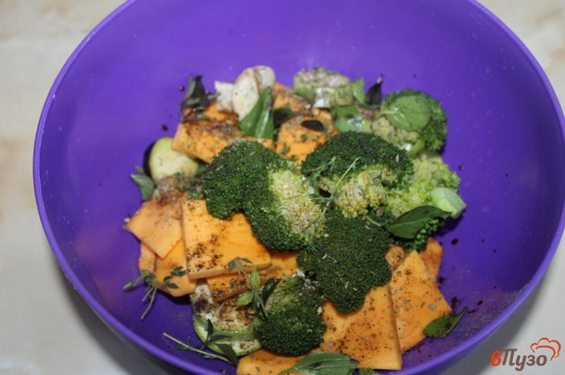 Фото приготовление рецепта: Запеченный овощной рататуй с брокколи в рукаве шаг №4