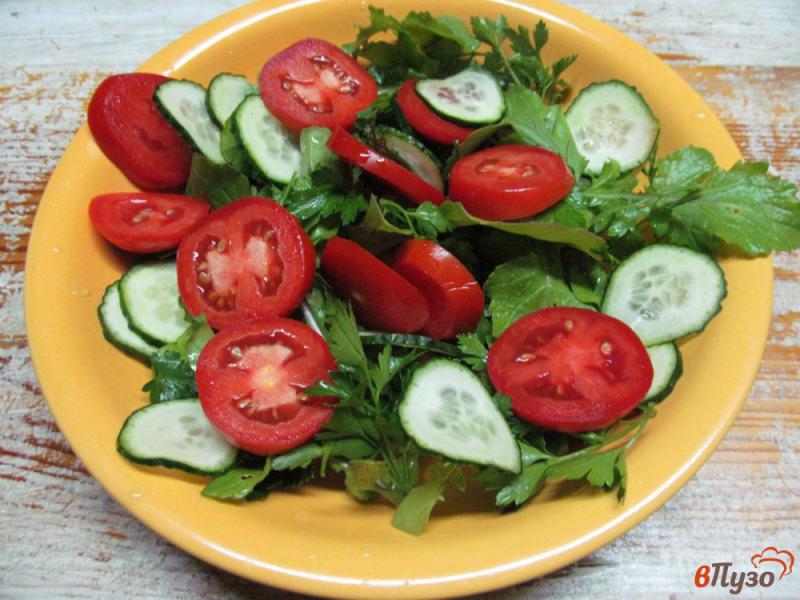 Фото приготовление рецепта: Овощной салат с зеленью под устричным соусом шаг №3