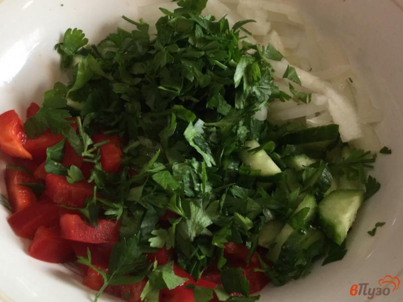 Фото приготовление рецепта: Огуречный салат с болгарским перцем шаг №6